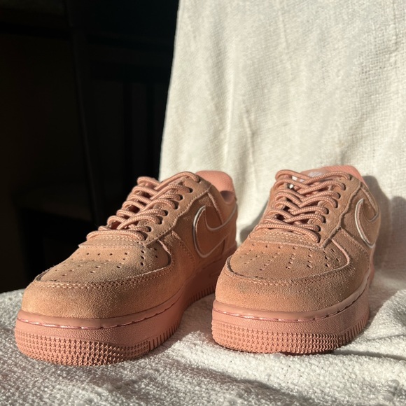 Nike Air Force 1 - Pink Suede Size 6 Women’s - Picture 3 of 7